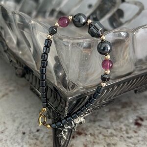 Hematite and pink quartz bead bracelet